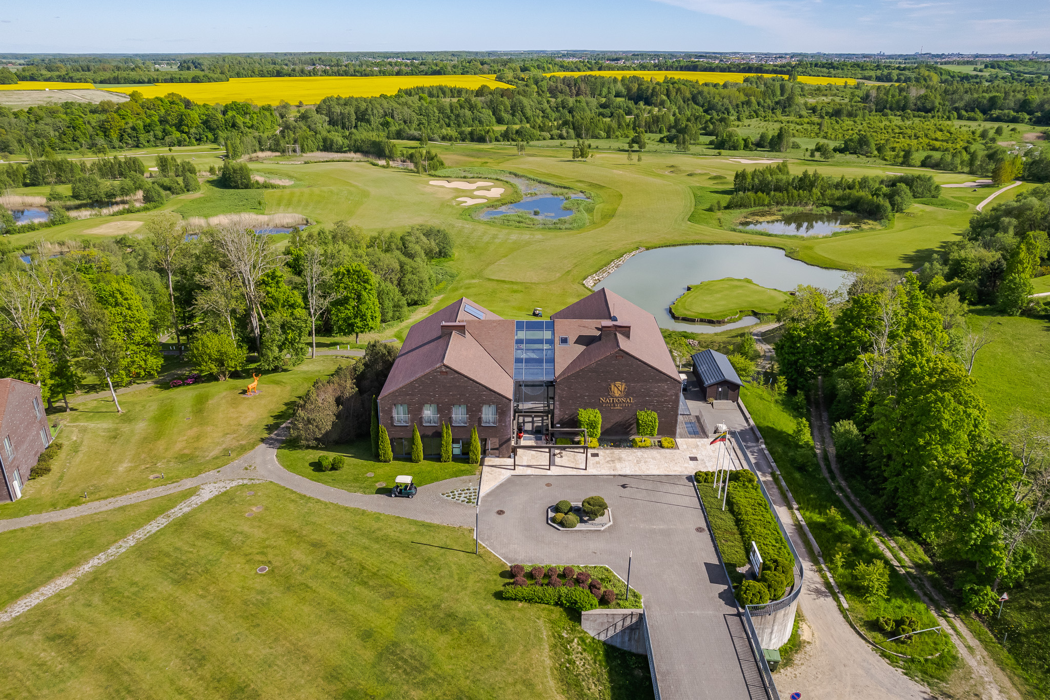  Exclusive private residence surrounded by golf courses - 物件實景