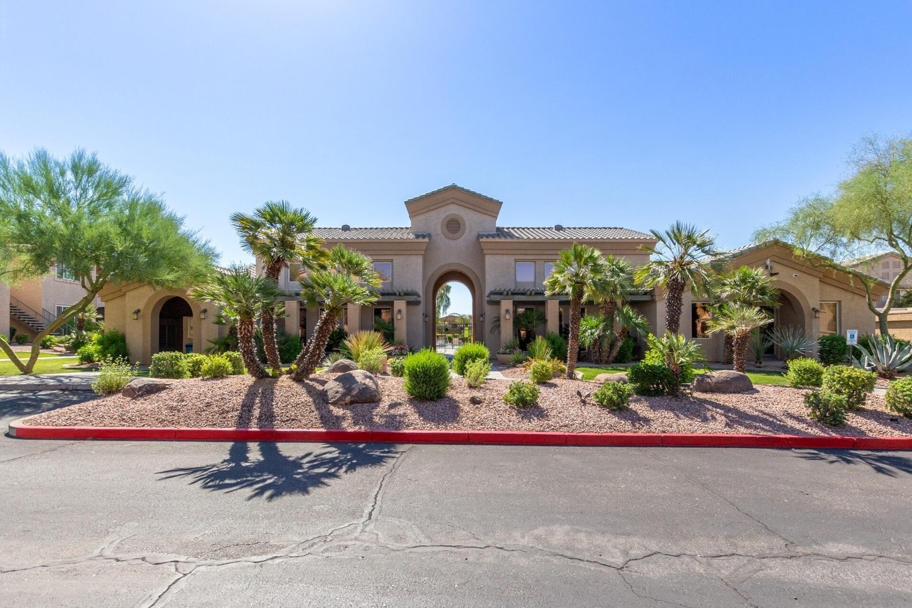  16013 S Desert Foothills Parkway  Phoenix, AZ - 物件實景