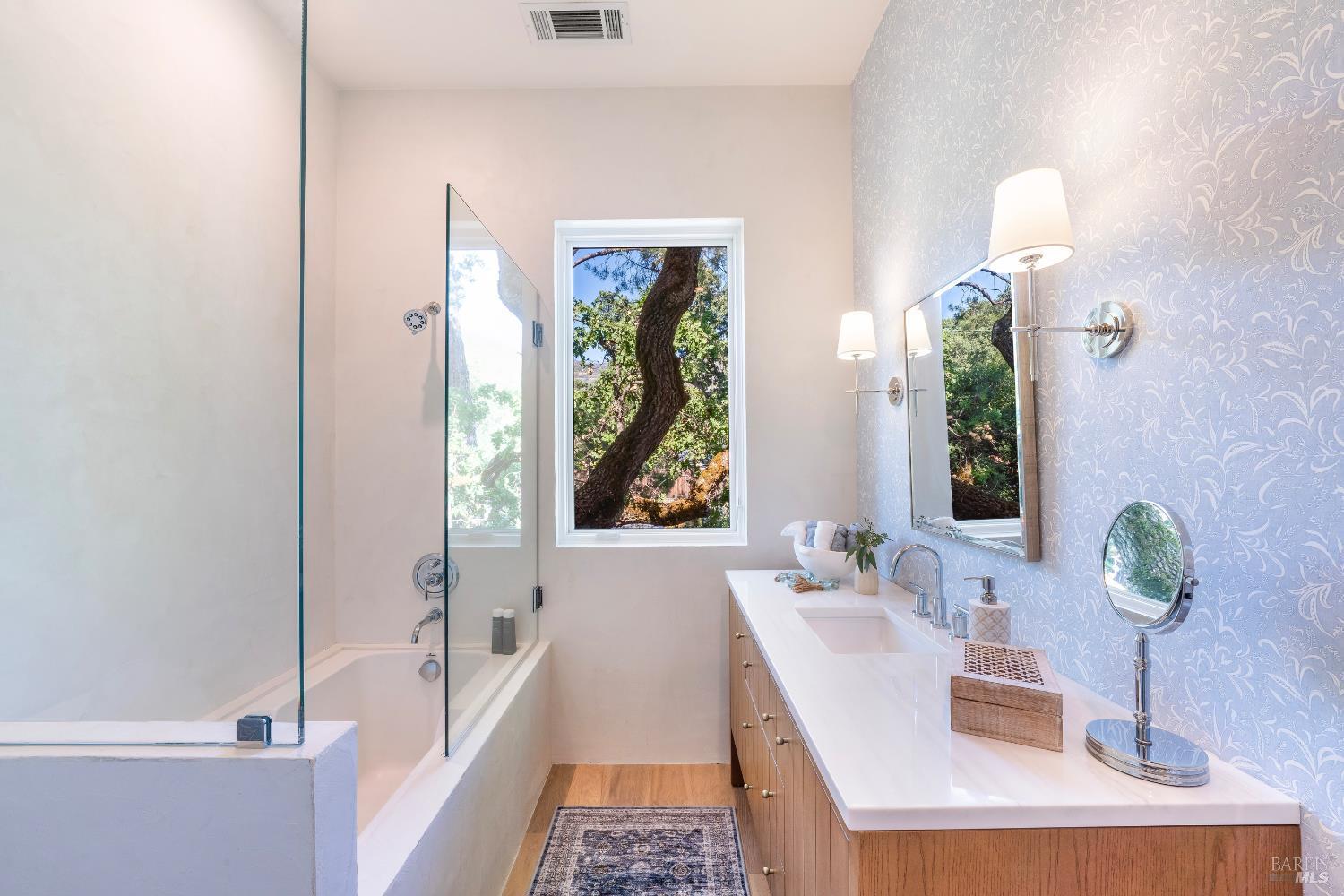 Calistoga, California, 94515, United States, 4 Bedrooms Bedrooms, ,5 BathroomsBathrooms,Residential,For Sale,1882697