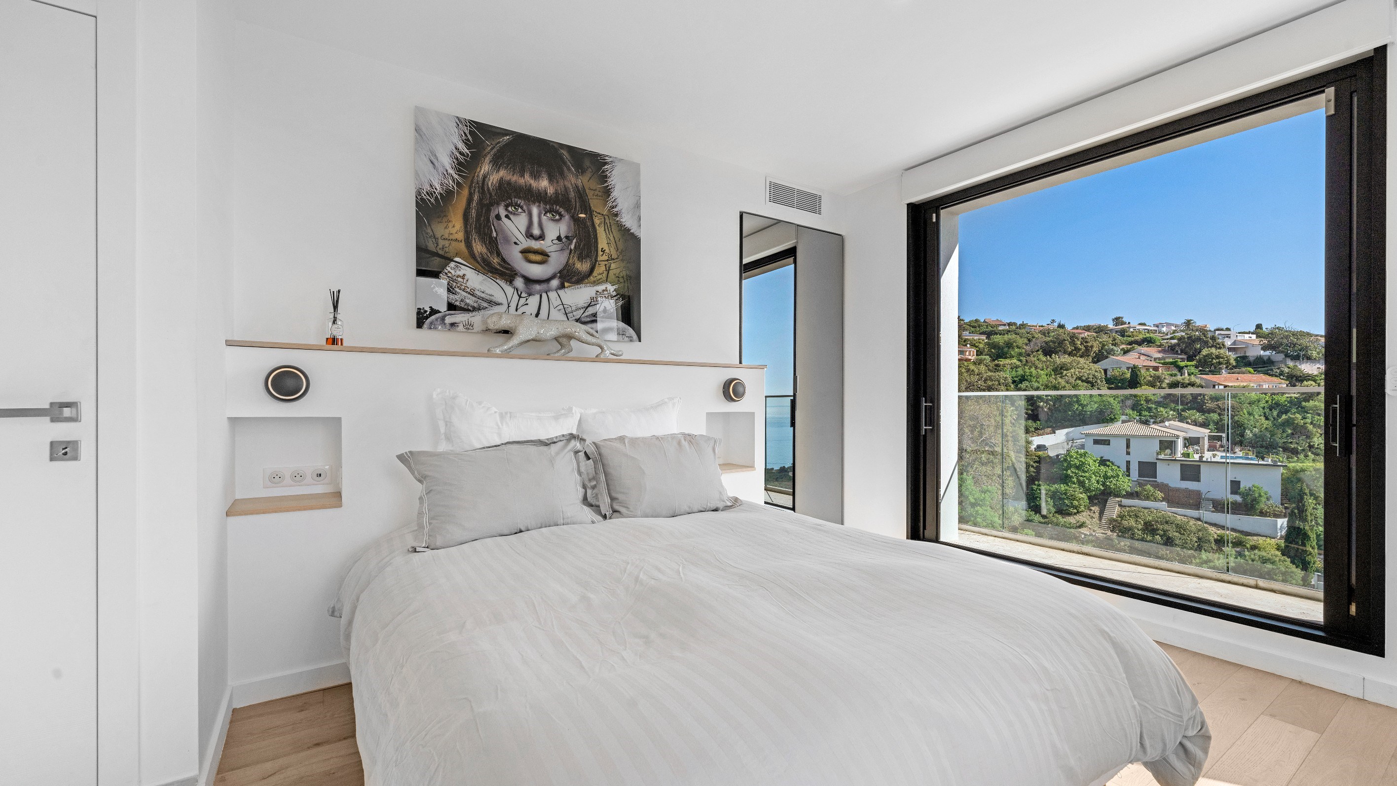  Les Issambres: contemporary villa with pool and sea view, sole agent - 物件實景