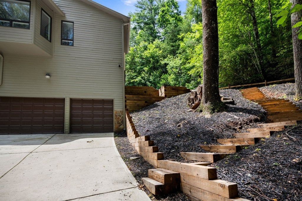 Ellijay, Georgia, 30540, United States, 5 Bedrooms Bedrooms, ,5 BathroomsBathrooms,Residential,For Sale,1868155