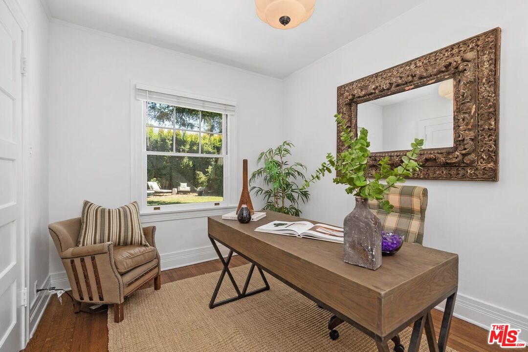 Los Angeles, California, 90004, United States, 5 Bedrooms Bedrooms, ,3 BathroomsBathrooms,Residential,For Sale,1940540