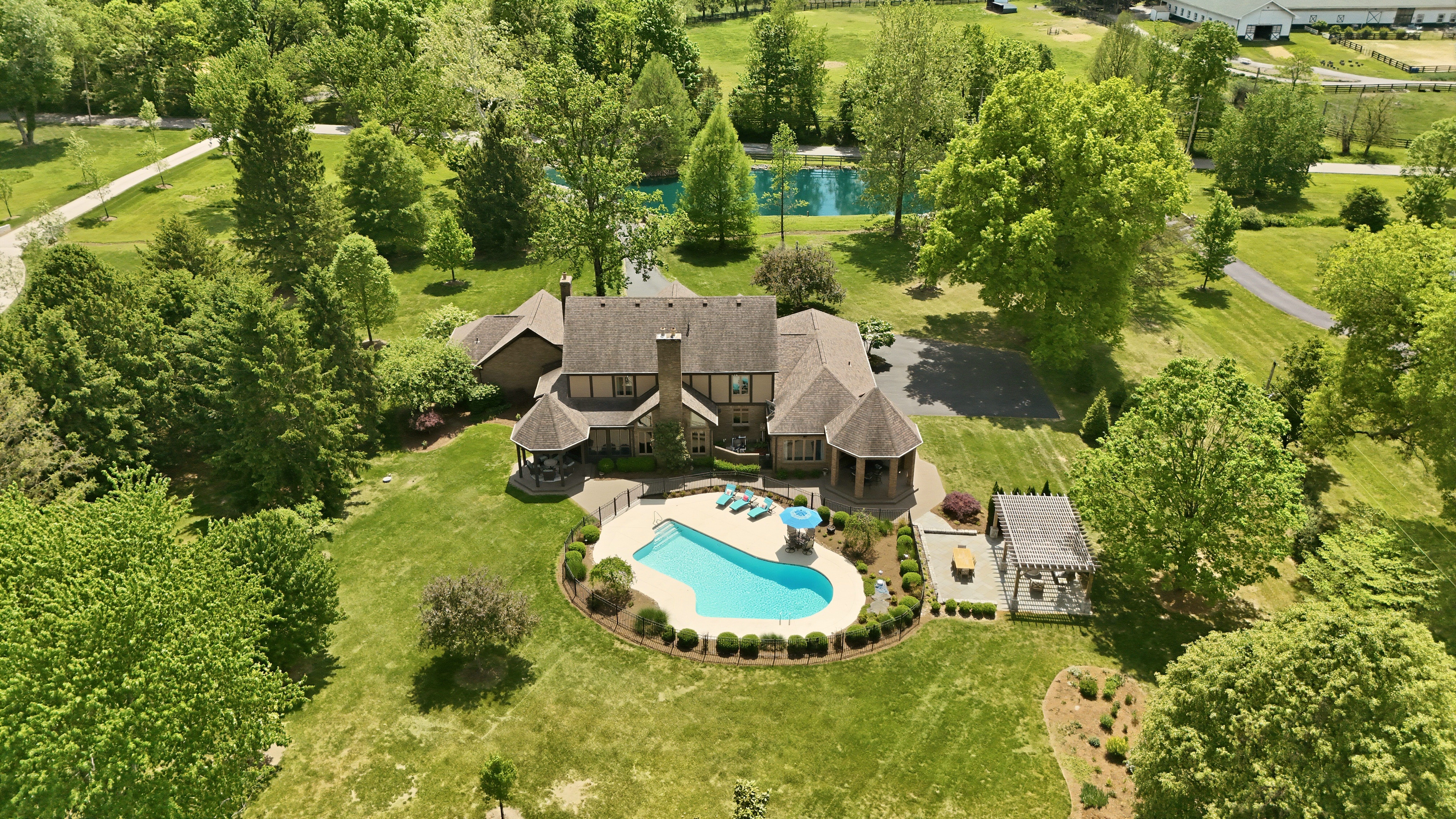  12409 Lucas Lane, Anchorage, KY 40223 - 物件實景