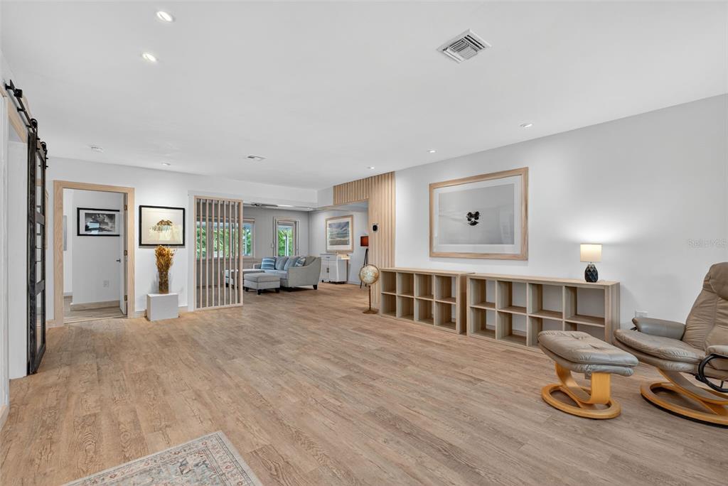 Sarasota, Florida, 34239, United States, 3 Bedrooms Bedrooms, ,2 BathroomsBathrooms,Residential,For Sale,1991192