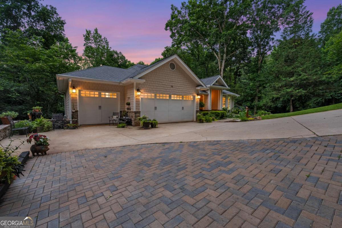 Dawsonville, Georgia, 30534, United States, 4 Bedrooms Bedrooms, ,4 BathroomsBathrooms,Residential,For Sale,1989669