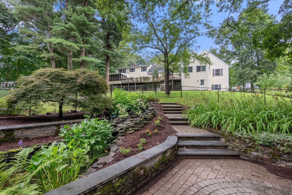 Shrewsbury, Massachusetts, 01545, United States, 4 Bedrooms Bedrooms, ,4 BathroomsBathrooms,Residential,For Sale,1768769