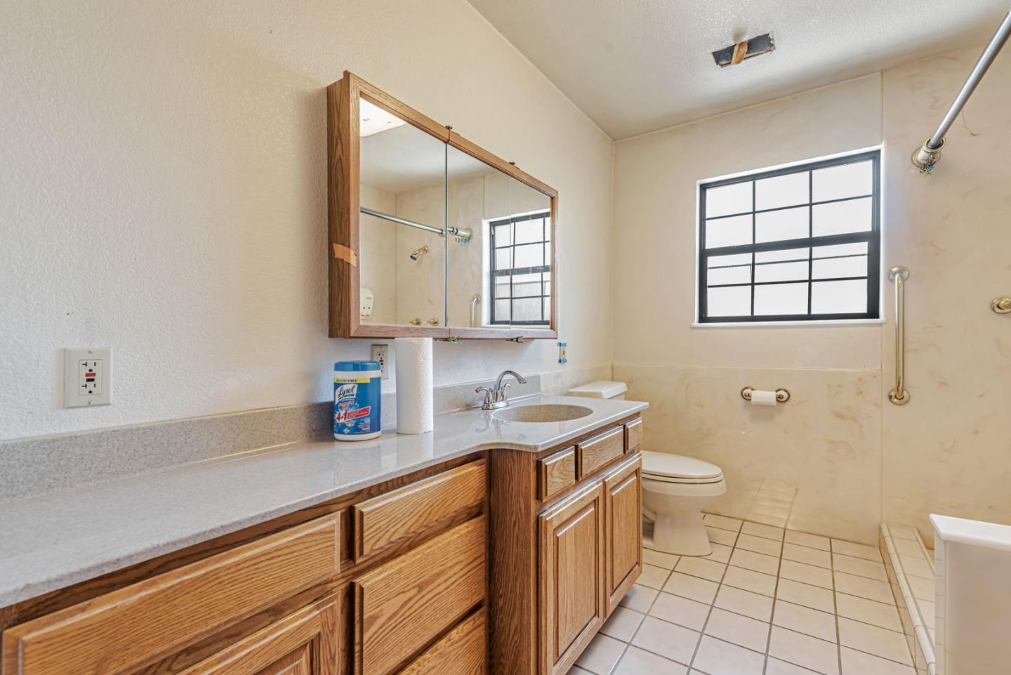 Santa Clara, California, 95051, United States, 3 Bedrooms Bedrooms, ,3 BathroomsBathrooms,Residential,For Sale,1941607