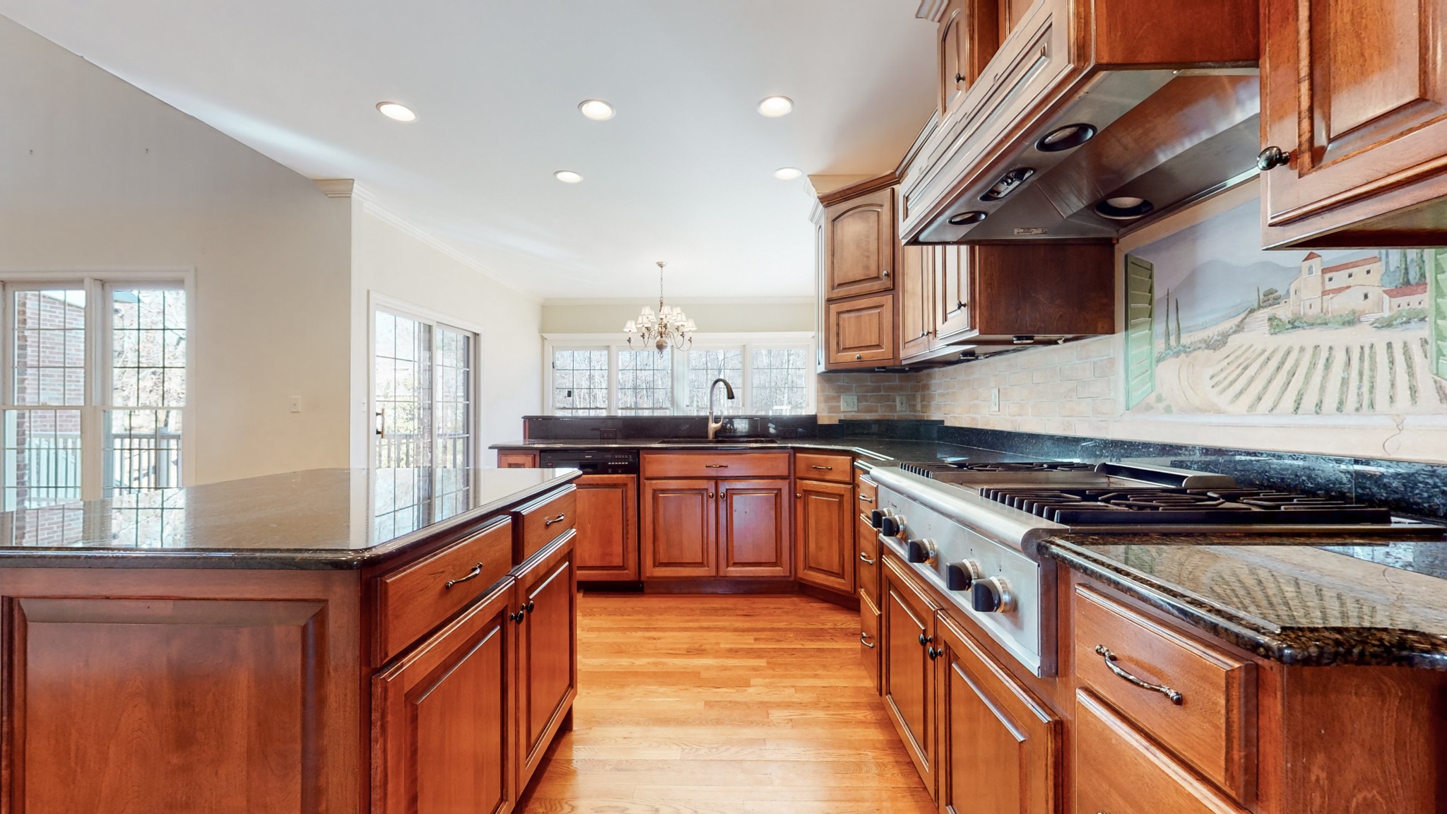 Tullahoma, Tennessee, 37388, United States, 6 Bedrooms Bedrooms, ,5 BathroomsBathrooms,Residential,For Sale,1978966