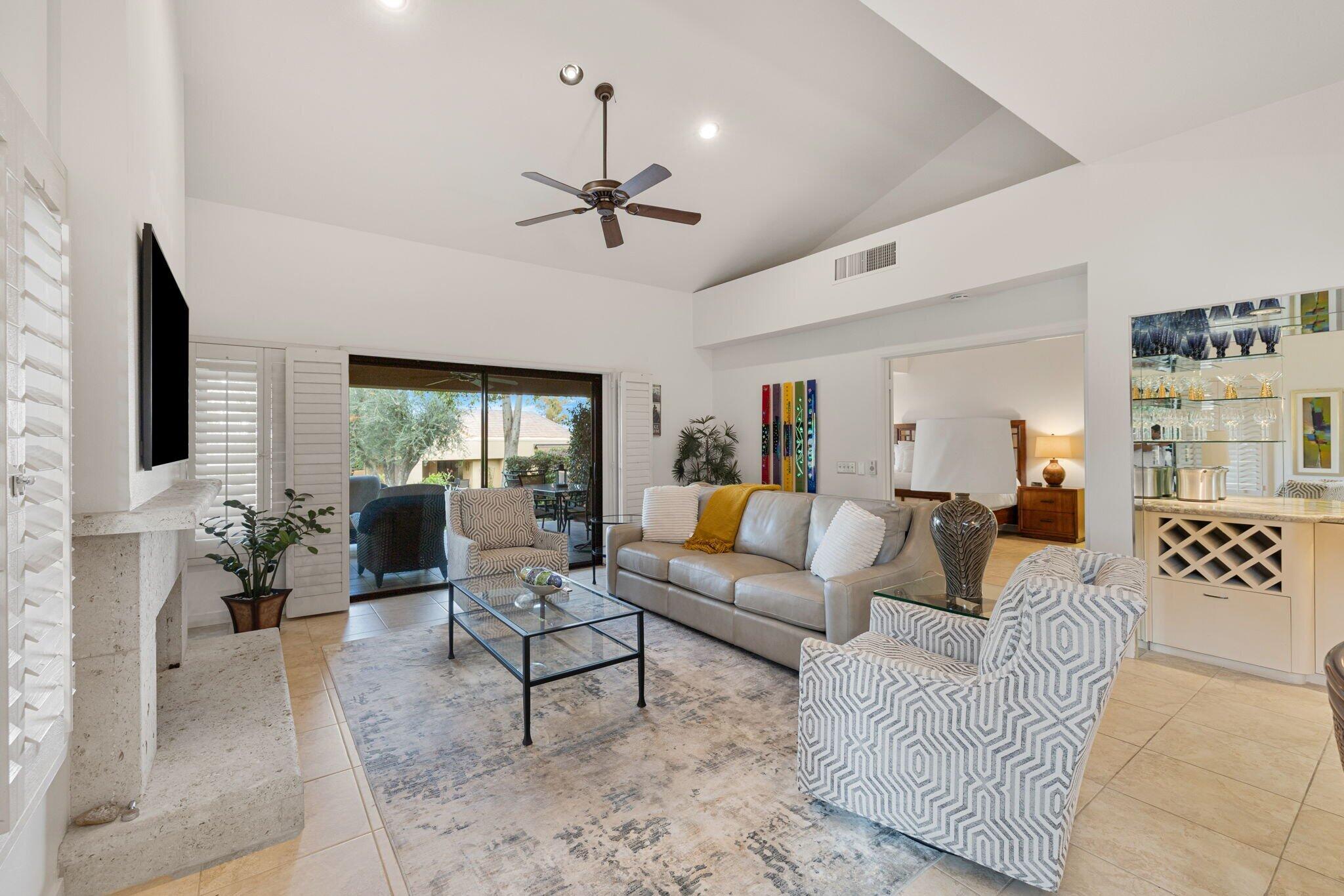 Palm Desert, California, 92260, United States, 2 Bedrooms Bedrooms, ,2 BathroomsBathrooms,Residential,For Sale,1987957