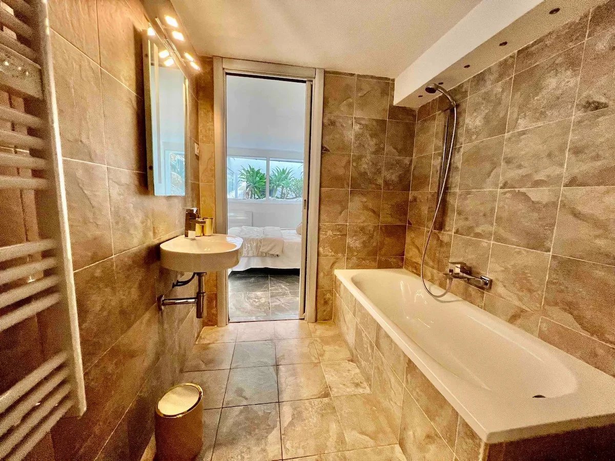 Le Cannet, Provence-Alpes-Côte d’Azur, 06110, FR, 4 Bedrooms Bedrooms, ,4 BathroomsBathrooms,Residential,For Sale,1829456