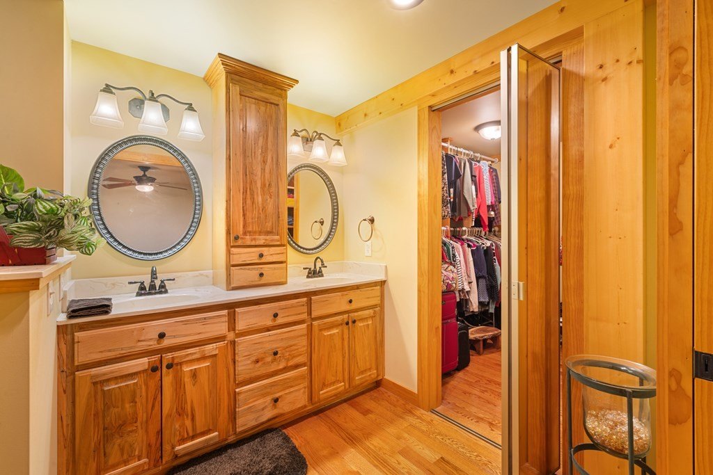 Hiawassee, Georgia, 30546, United States, 3 Bedrooms Bedrooms, ,3 BathroomsBathrooms,Residential,For Sale,1880461