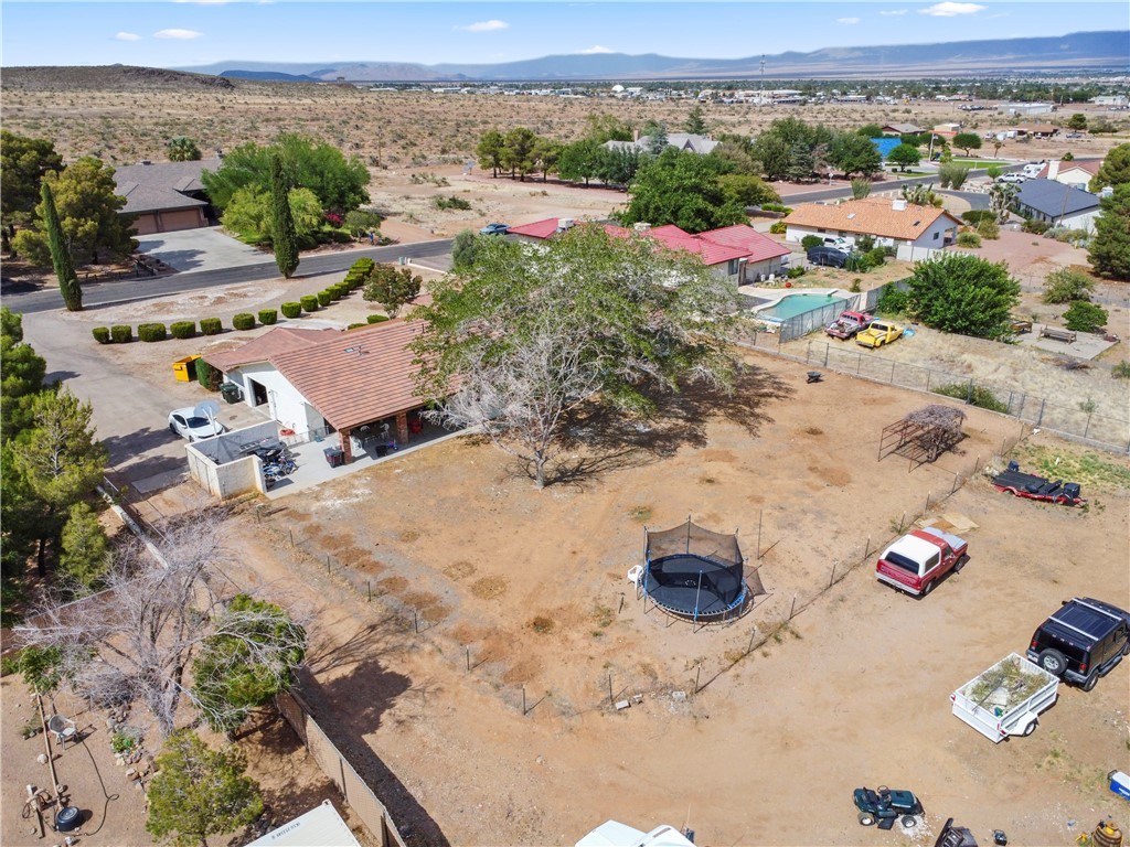 Kingman, Arizona, 86409, United States, 5 Bedrooms Bedrooms, ,1 BathroomBathrooms,Residential,For Sale,1891377