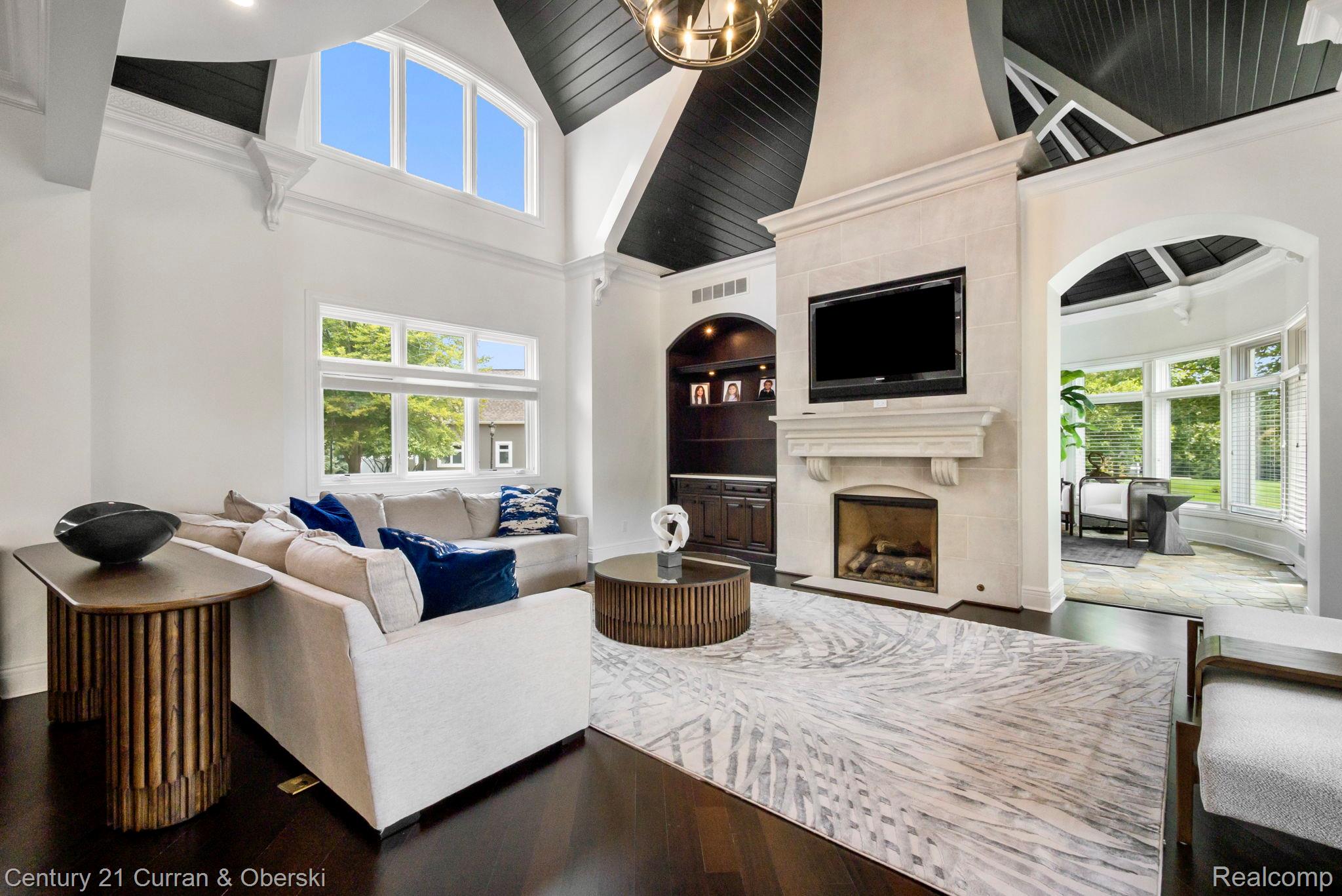 South Lyon, Michigan, 48178, United States, 6 Bedrooms Bedrooms, ,8 BathroomsBathrooms,Residential,For Sale,1976277