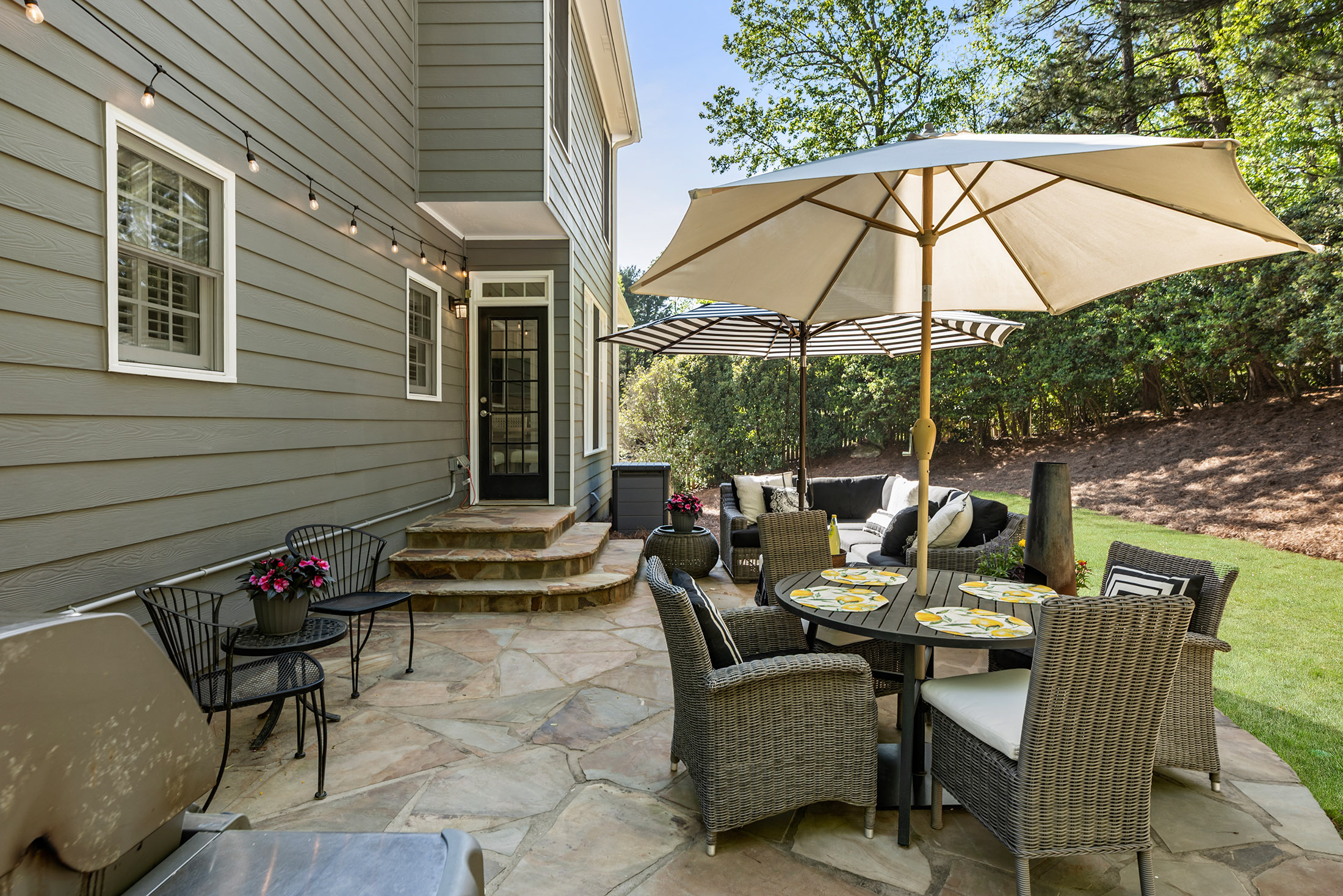  Completely Renovated Home in Desirable Location - 物件實景