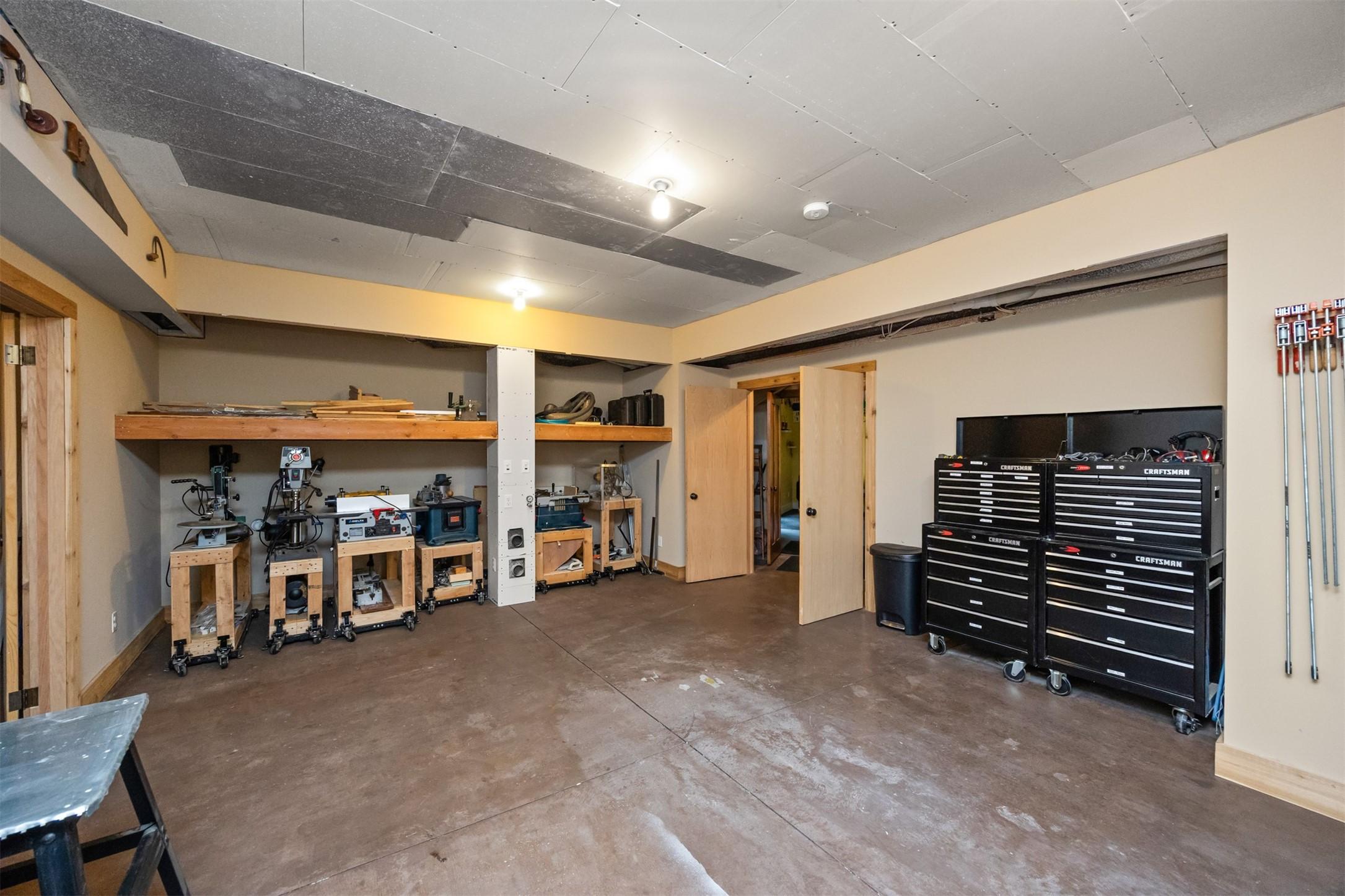 Polk City, Iowa, 50226, United States, 5 Bedrooms Bedrooms, ,5 BathroomsBathrooms,Residential,For Sale,1975631