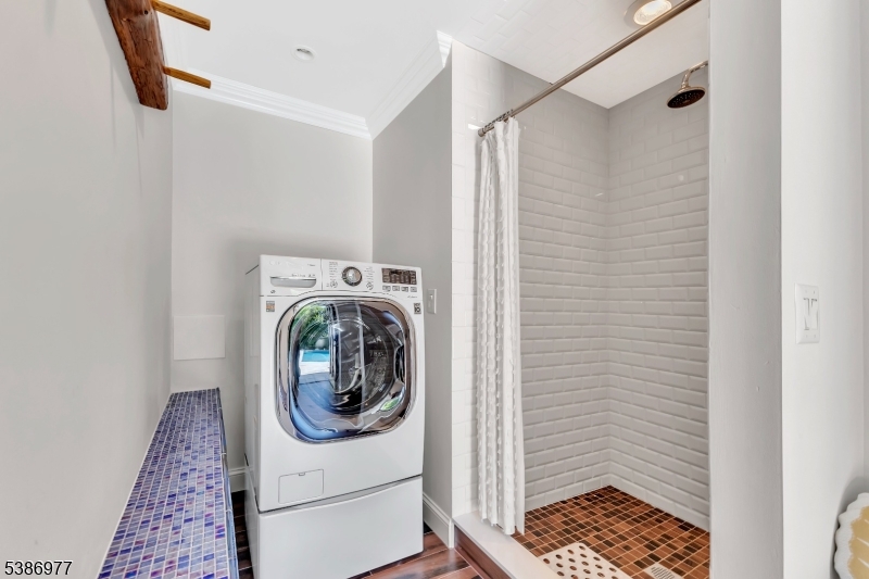 Montclair Twp., New Jersey, 07042, United States, 6 Bedrooms Bedrooms, ,6 BathroomsBathrooms,Residential,For Sale,1993497