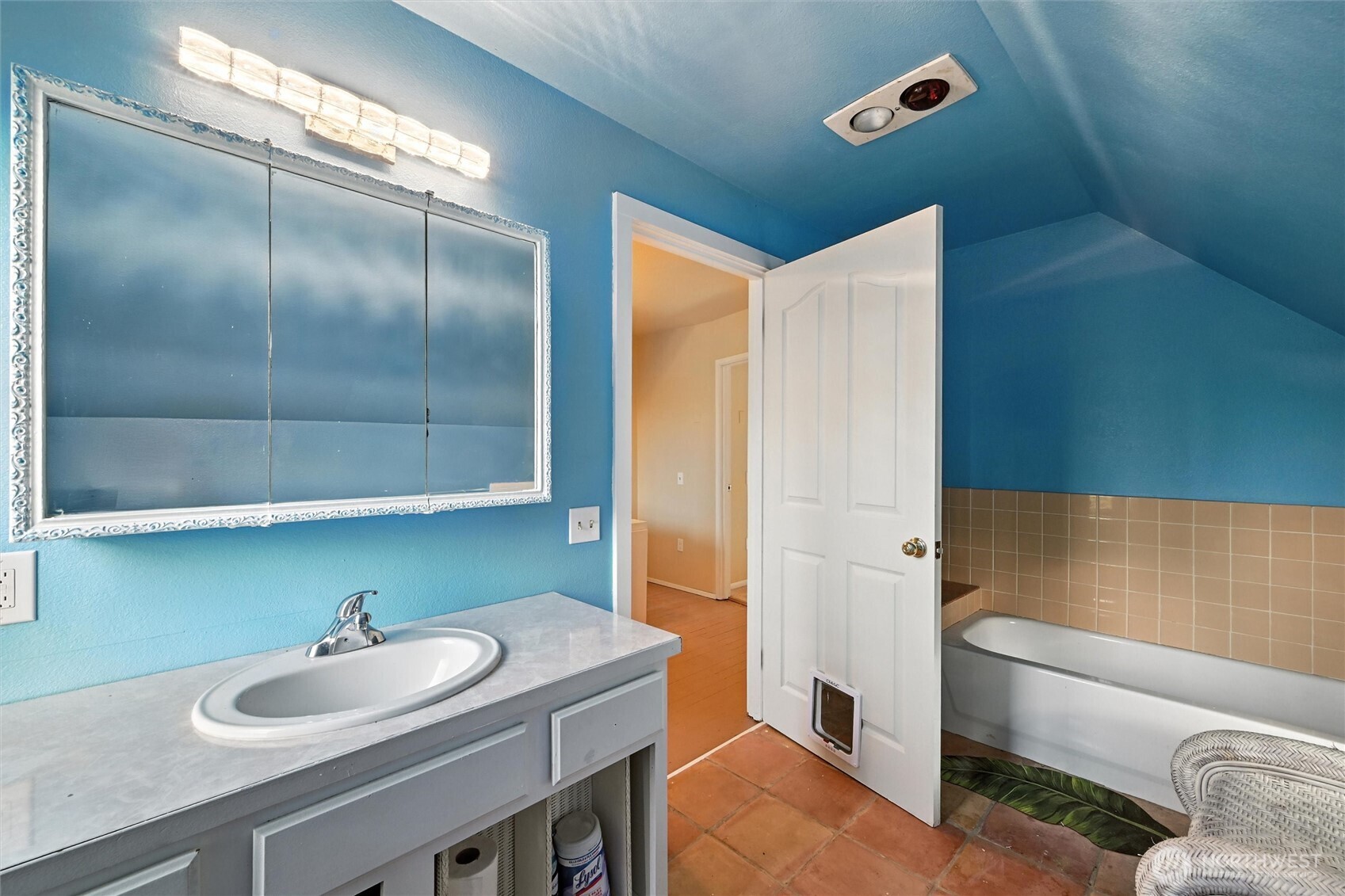 Bellingham, Washington, 98226, United States, 3 Bedrooms Bedrooms, ,2 BathroomsBathrooms,Residential,For Sale,1917195