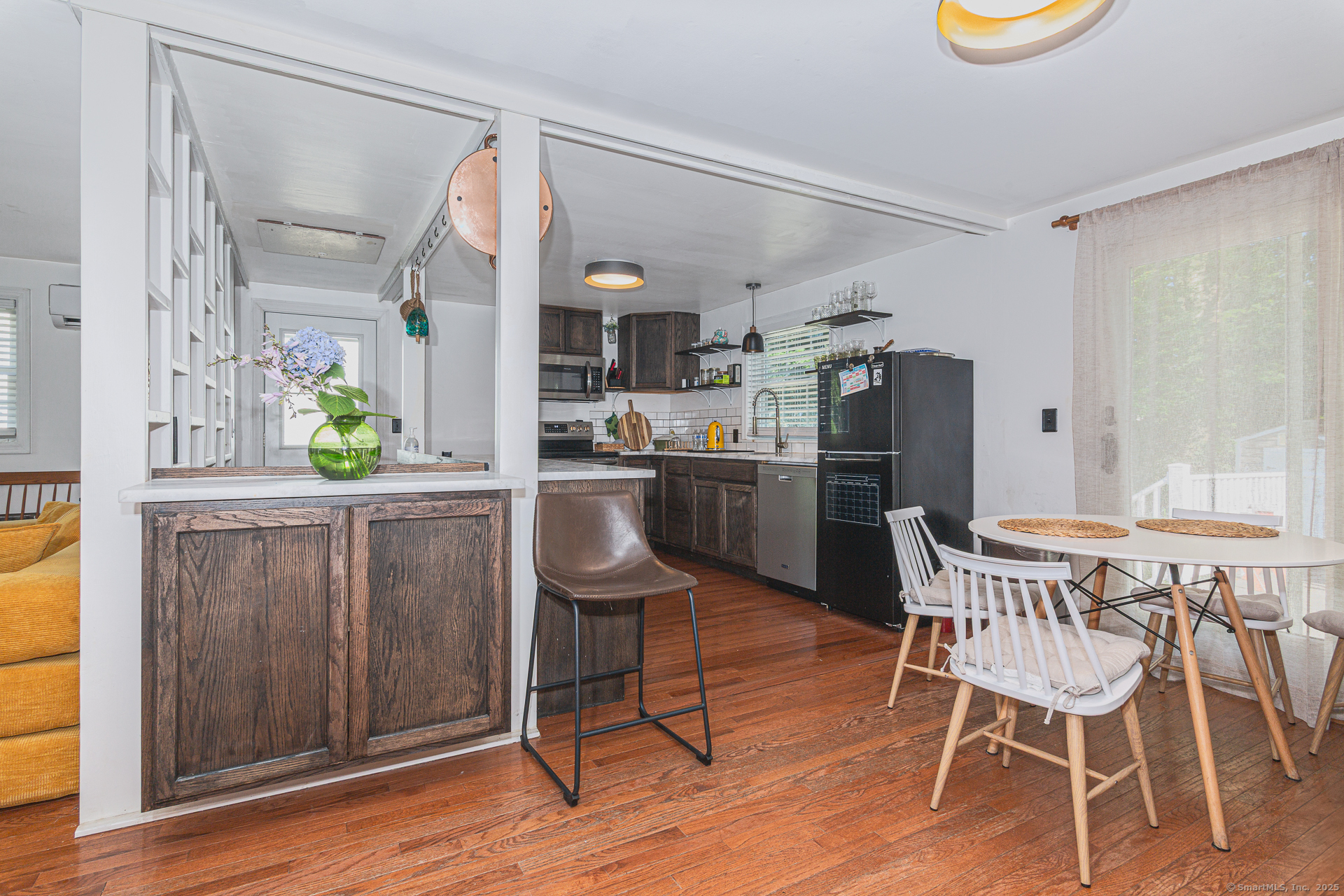 New London, Connecticut, 06320, United States, 2 Bedrooms Bedrooms, ,2 BathroomsBathrooms,Residential,For Sale,1895689