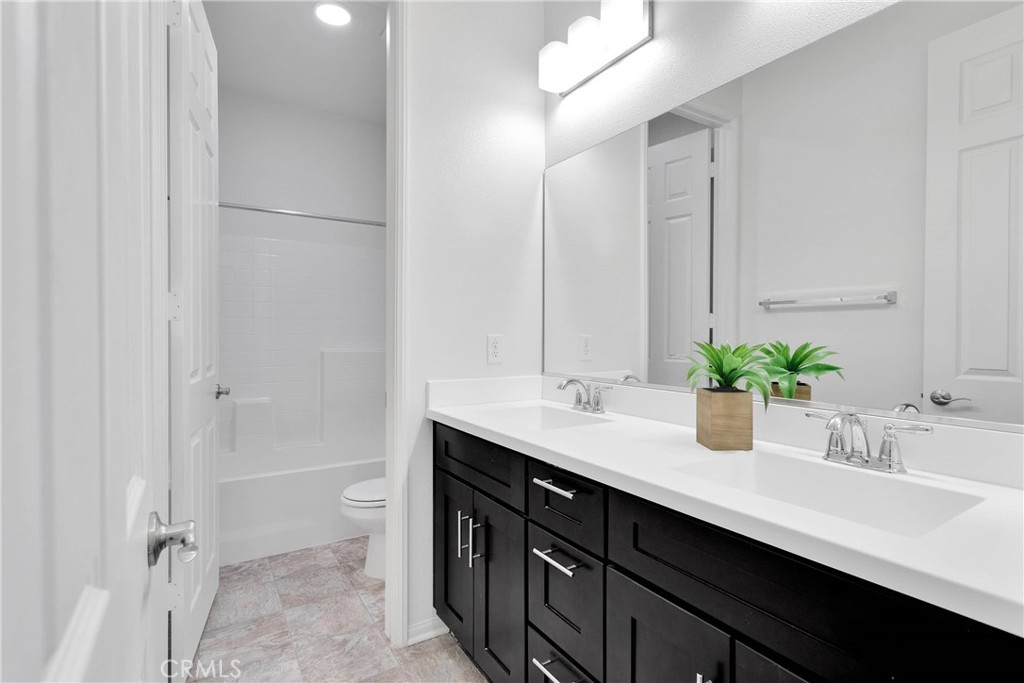 Victorville, California, 92395, United States, 3 Bedrooms Bedrooms, ,2 BathroomsBathrooms,Residential,For Sale,1865788