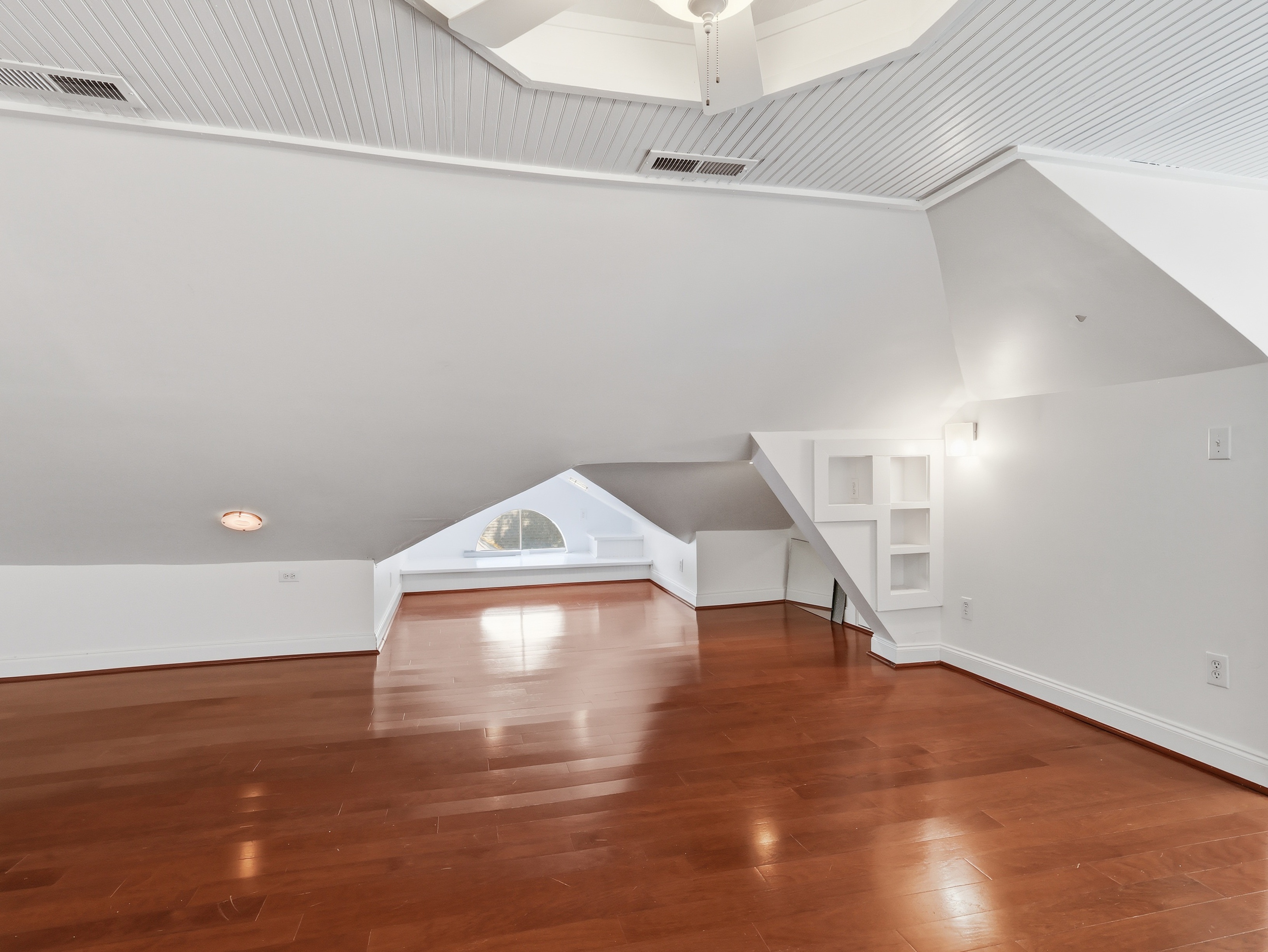  127 Forest Road, Raleigh, NC, 27605 - 物件實景