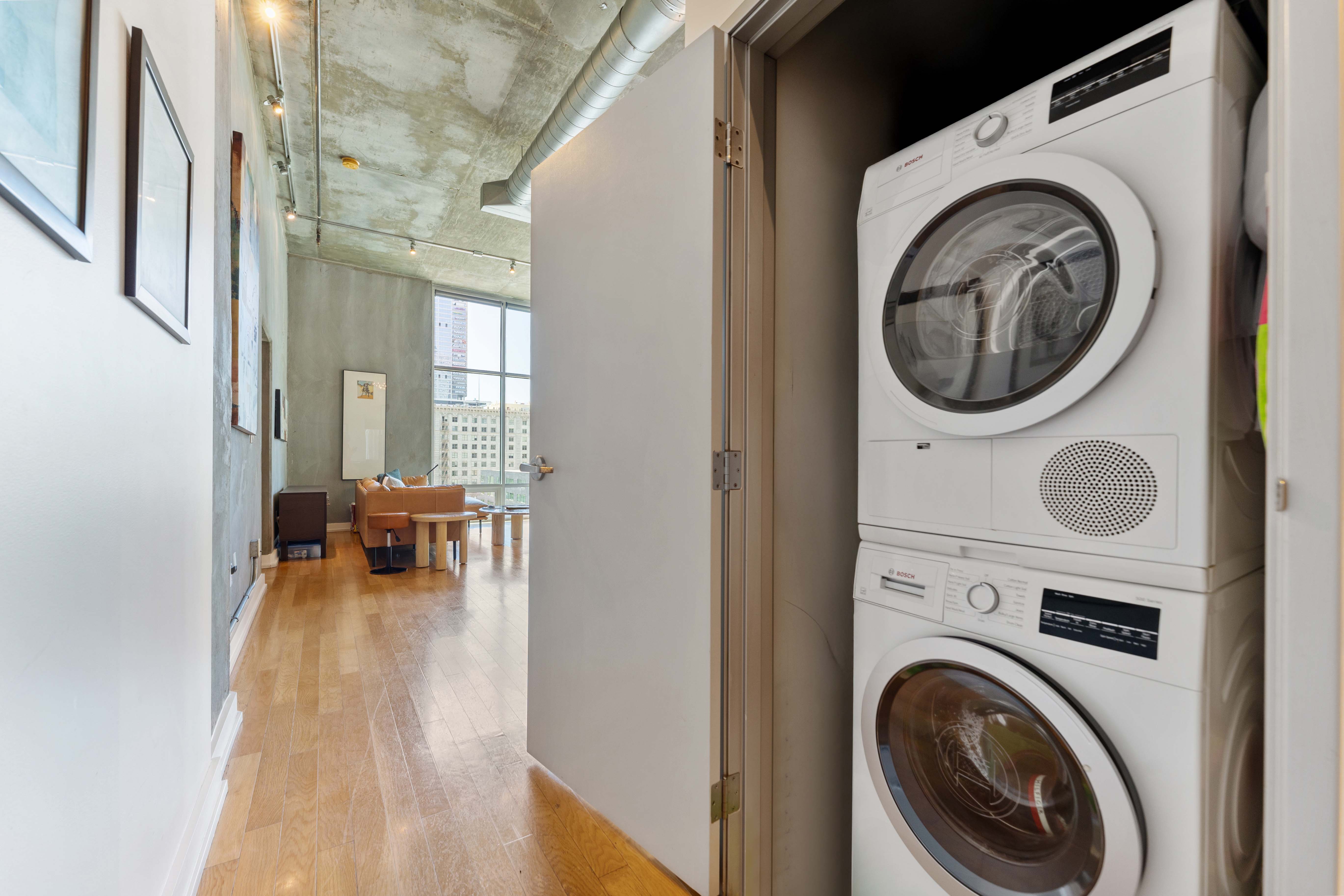 Los Angeles, California, 90015, United States, 2 Bedrooms Bedrooms, ,2 BathroomsBathrooms,Residential,For Sale,1879277