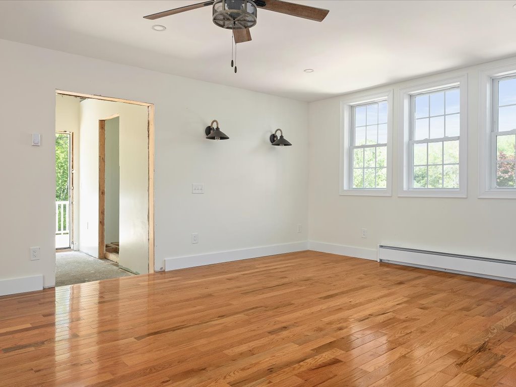 Westerly, Rhode Island, 02891, United States, 5 Bedrooms Bedrooms, ,4 BathroomsBathrooms,Residential,For Sale,1906613