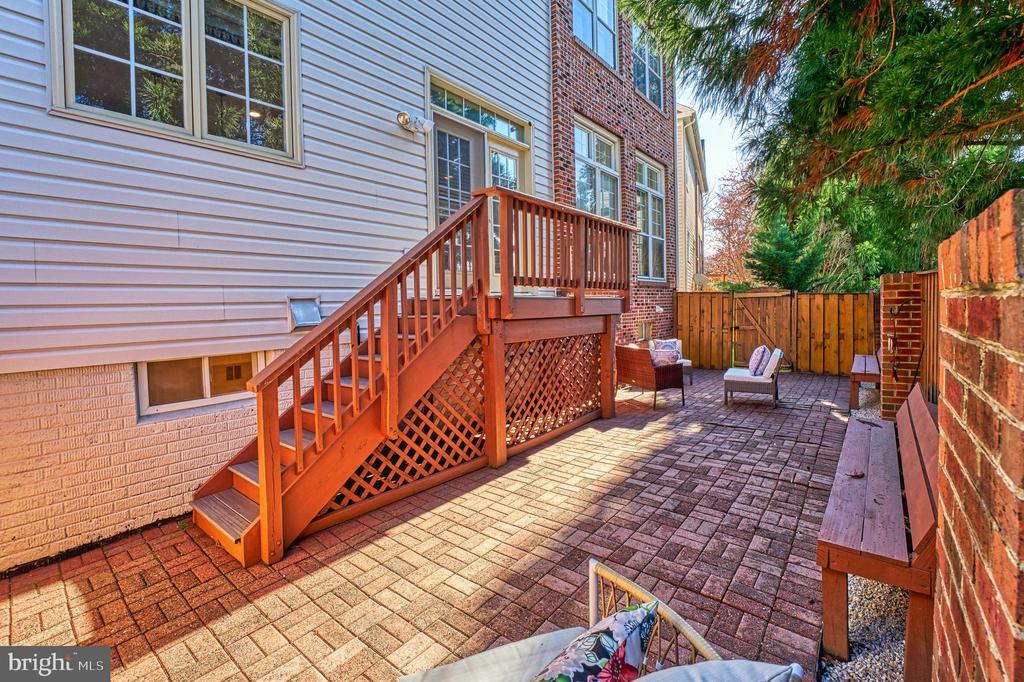 Lorton, Virginia, 22079, United States, 5 Bedrooms Bedrooms, ,4 BathroomsBathrooms,Residential,For Sale,2001485