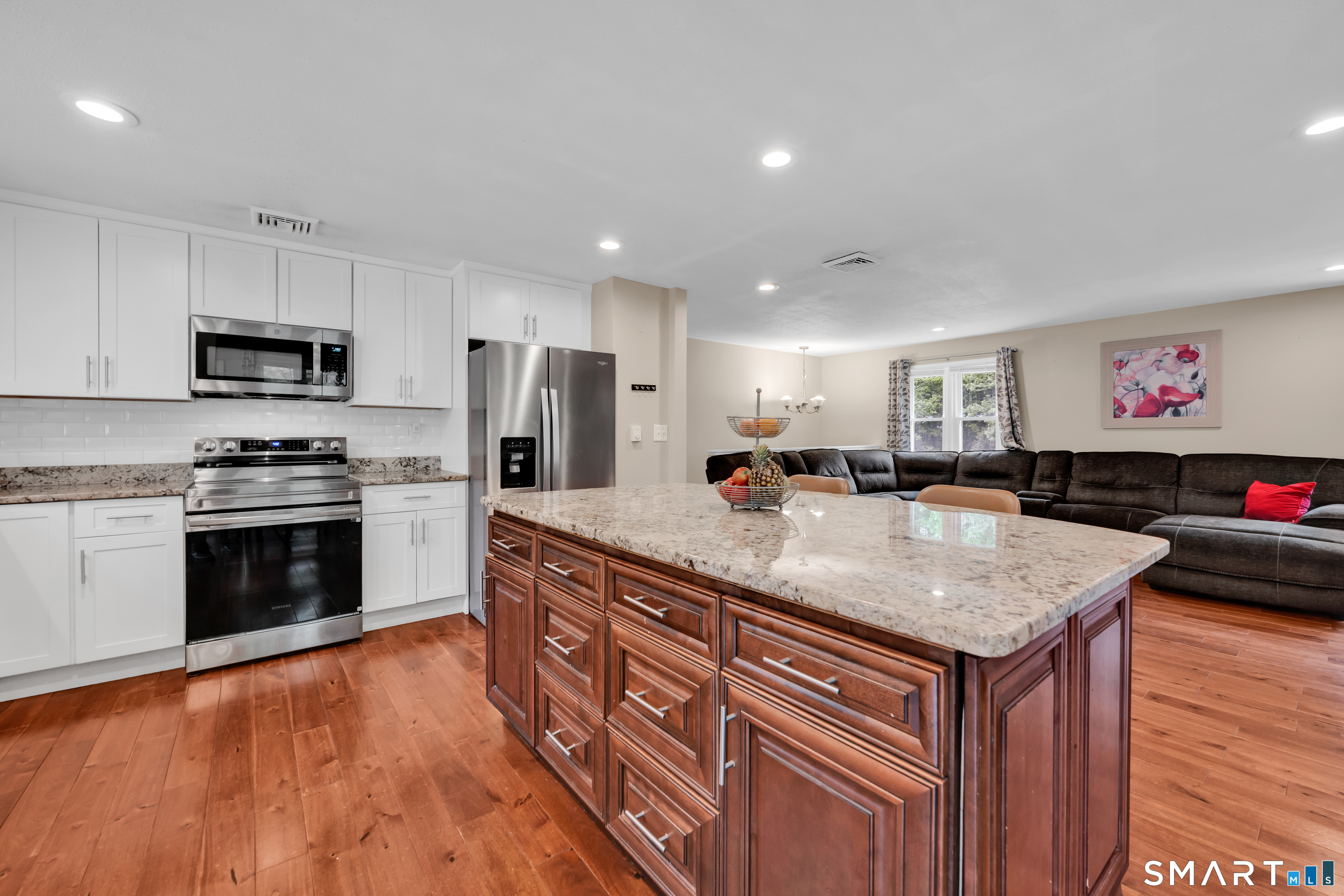 Southington, Connecticut, 06489, United States, 4 Bedrooms Bedrooms, ,3 BathroomsBathrooms,Residential,For Sale,2048016