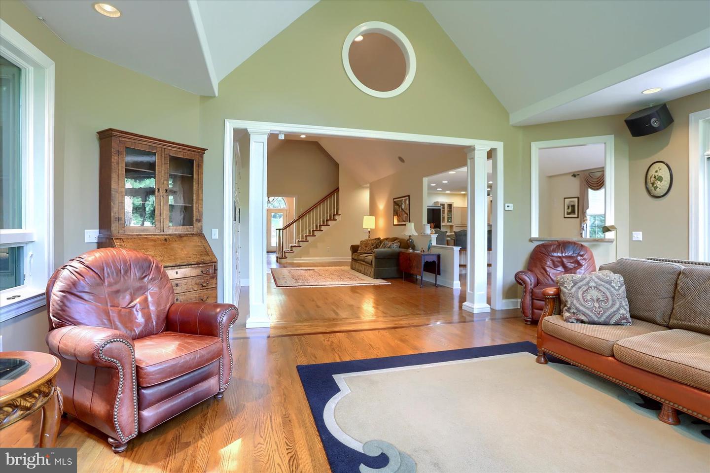 Lemoyne, Pennsylvania, 17043, United States, 5 Bedrooms Bedrooms, ,5 BathroomsBathrooms,Residential,For Sale,1942192