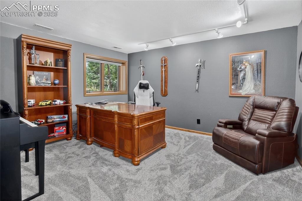 Colorado Springs, Colorado, 80906, United States, 4 Bedrooms Bedrooms, ,4 BathroomsBathrooms,Residential,For Sale,1906884