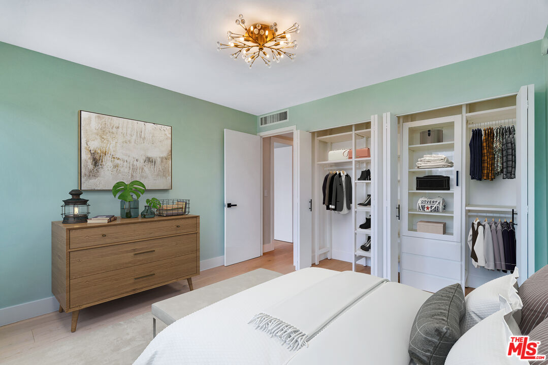 Los Angeles, California, 90024, United States, 2 Bedrooms Bedrooms, ,2 BathroomsBathrooms,Residential,For Sale,1891333