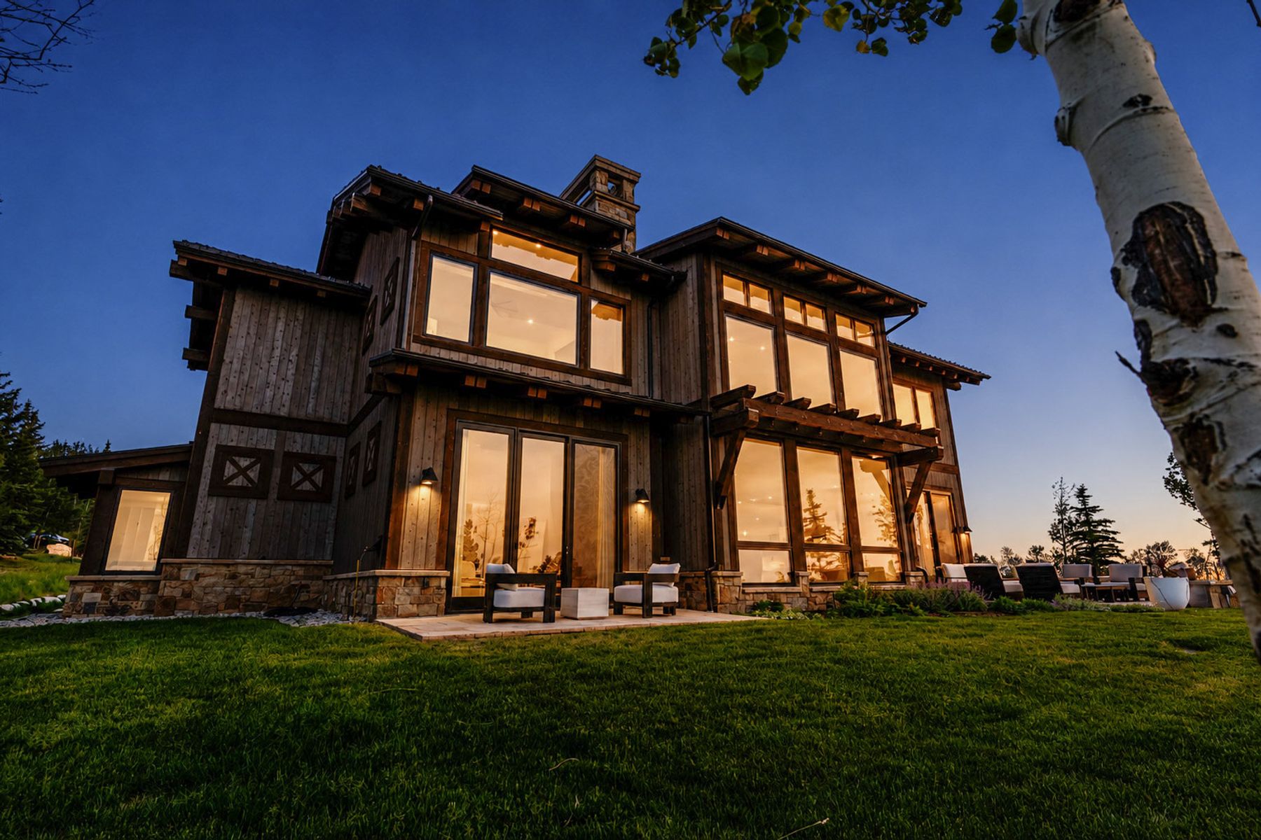  Mountain Modern Luxury Meets Effortless Cordillera Living at 145 Gore Trail - 物件實景