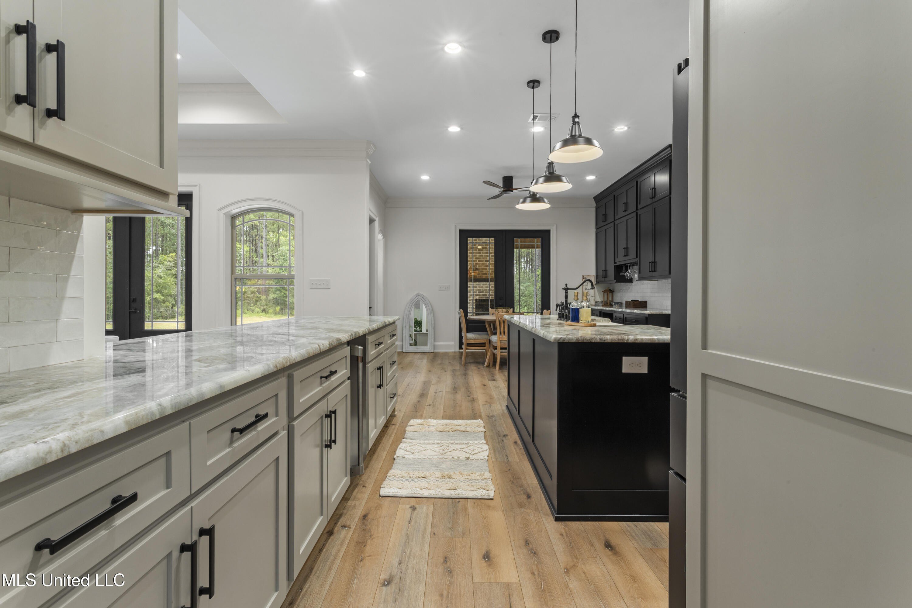 Gulfport, Mississippi, 39503, United States, 5 Bedrooms Bedrooms, ,5 BathroomsBathrooms,Residential,For Sale,1974357