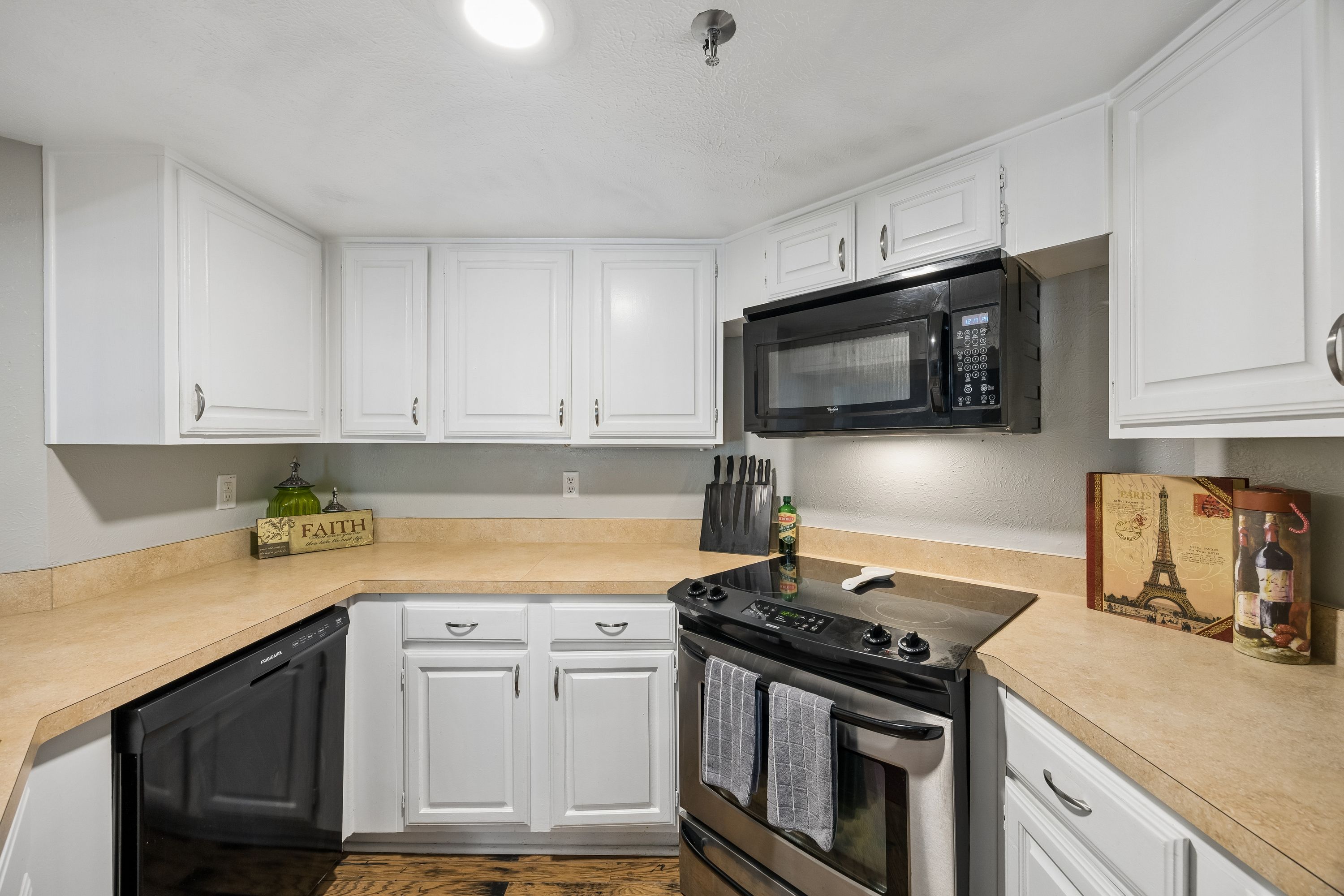  Two-story Bryan Place loft with quick access to Downtown Dallas. - 物件實景