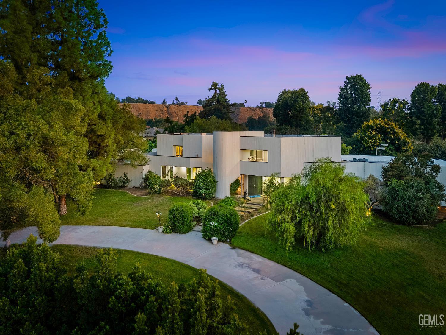 Bakersfield, California, 93308, United States, 5 Bedrooms Bedrooms, ,4 BathroomsBathrooms,Residential,For Sale,1975349