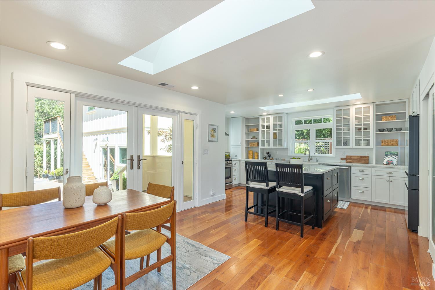 Glen Ellen, California, 95442, United States, 4 Bedrooms Bedrooms, ,3 BathroomsBathrooms,Residential,For Sale,1904205