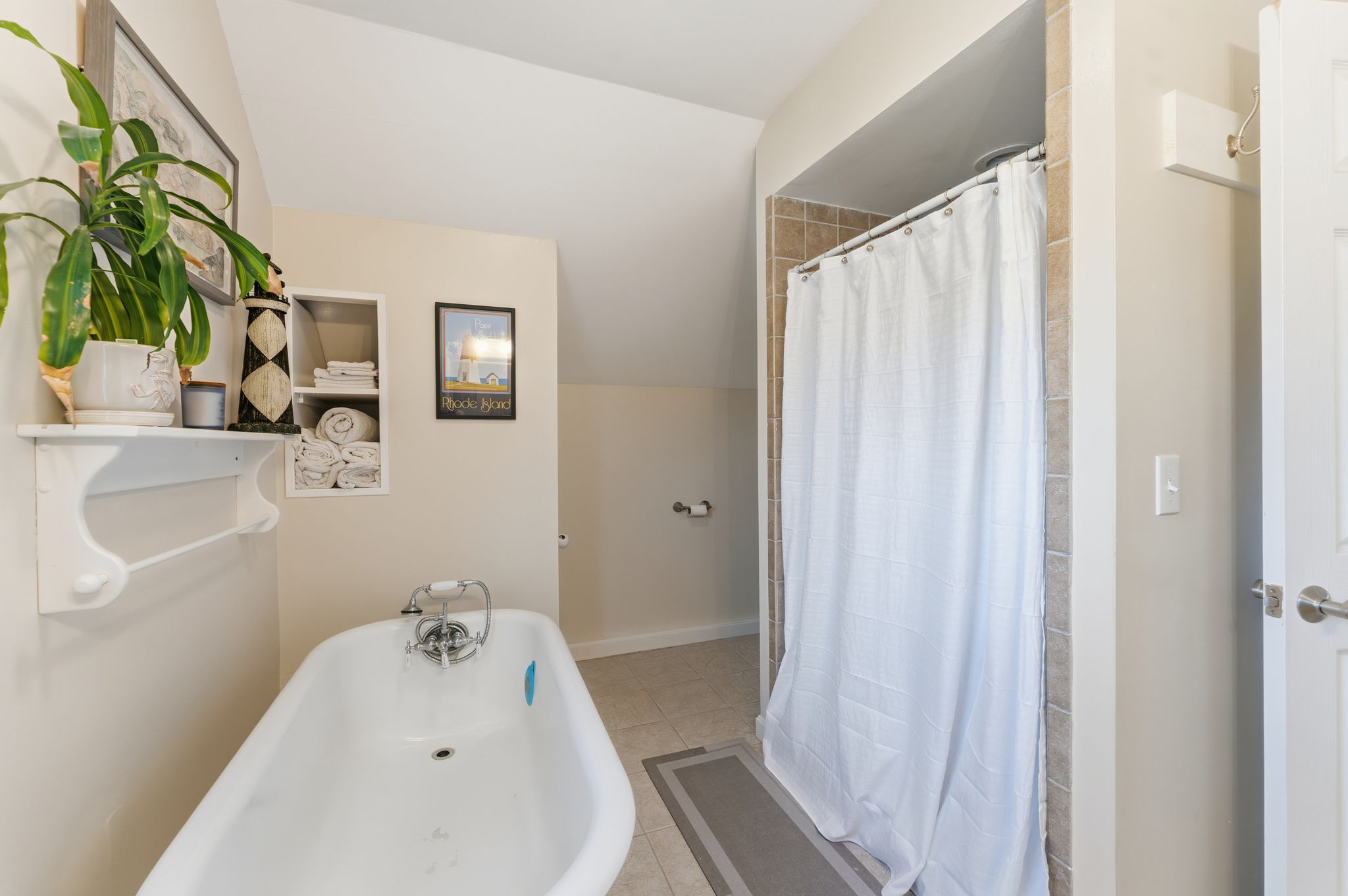 South Kingstown, Rhode Island, 02879, United States, 2 Bedrooms Bedrooms, ,2 BathroomsBathrooms,Residential,For Sale,1994423