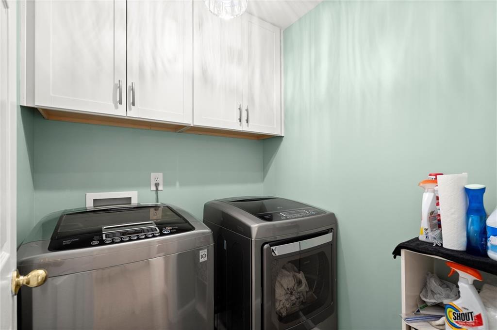 Woodstock, Georgia, 30188, United States, 6 Bedrooms Bedrooms, ,5 BathroomsBathrooms,Residential,For Sale,2009227