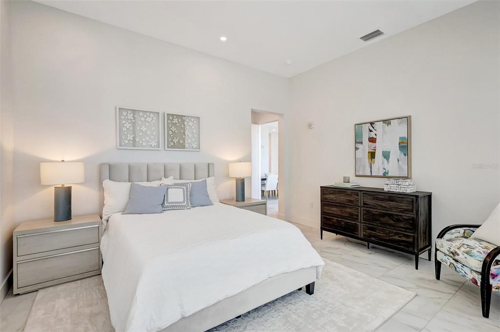 Sarasota, Florida, 34236, United States, 3 Bedrooms Bedrooms, ,4 BathroomsBathrooms,Residential,For Sale,1828539