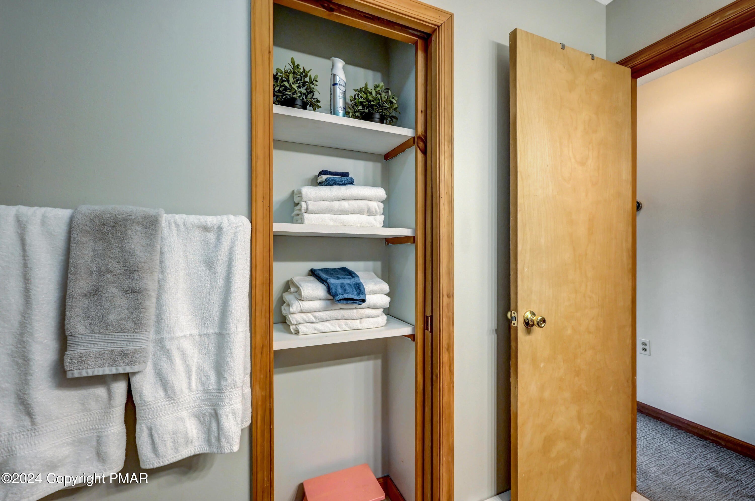 Pocono Pines, Pennsylvania, 18350, United States, 4 Bedrooms Bedrooms, ,3 BathroomsBathrooms,Residential,For Sale,1981114