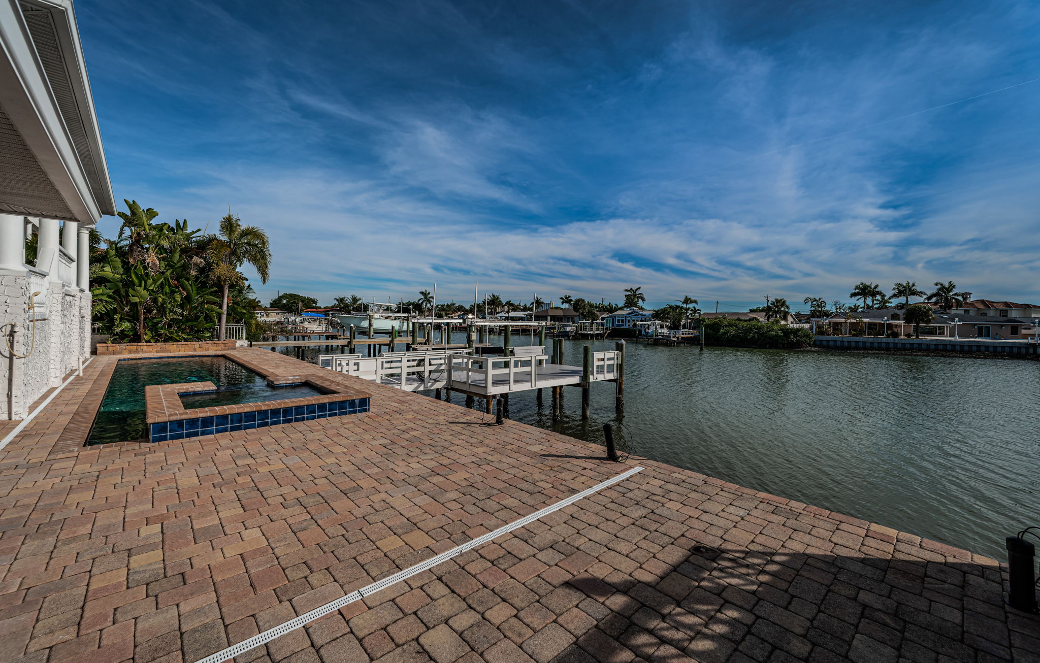 St Petersburg, Florida, 33707, United States, 4 Bedrooms Bedrooms, ,3 BathroomsBathrooms,Residential,For Sale,1992370