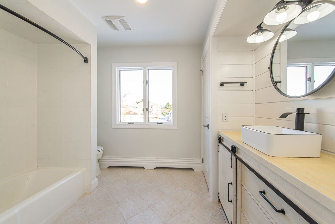 Fairfield, New Jersey, 07004, United States, 4 Bedrooms Bedrooms, ,5 BathroomsBathrooms,Residential,For Sale,2005992