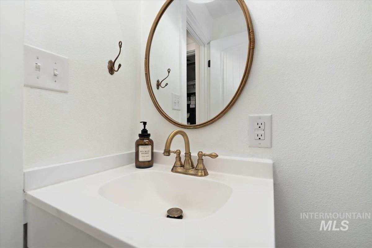 Nampa, Idaho, 83687, United States, 3 Bedrooms Bedrooms, ,2 BathroomsBathrooms,Residential,For Sale,1827445