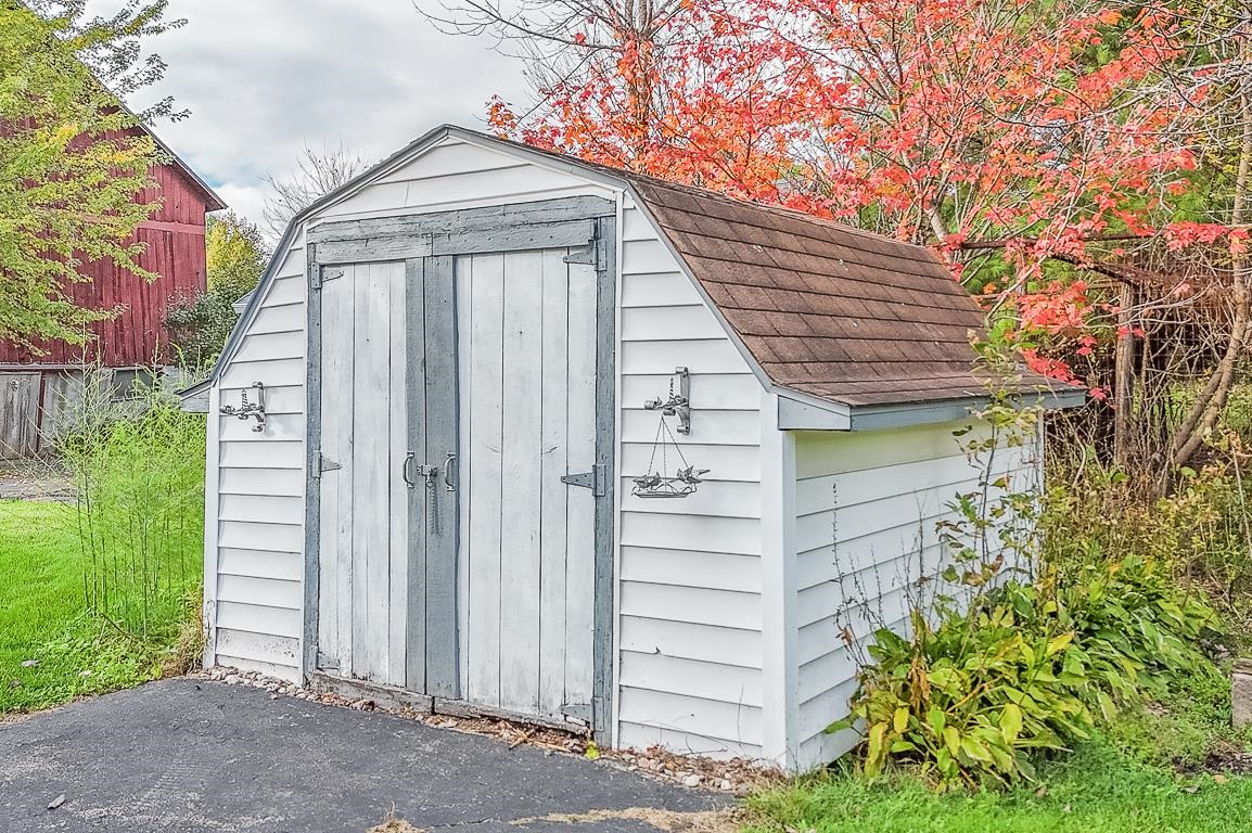 New London, Wisconsin, 54961-8021, United States, 4 Bedrooms Bedrooms, ,2 BathroomsBathrooms,Residential,For Sale,1984435