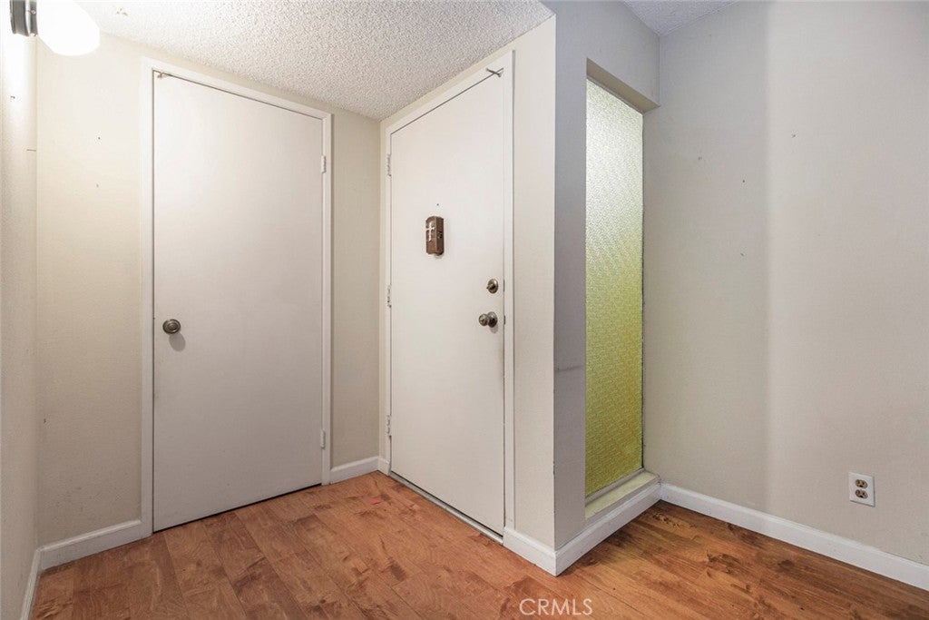 Glendale, California, 91202, United States, 2 Bedrooms Bedrooms, ,1 BathroomBathrooms,Residential,For Sale,1988969