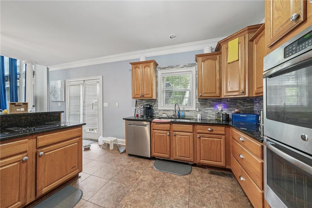 Stockbridge, Georgia, 30281, United States, 5 Bedrooms Bedrooms, ,4 BathroomsBathrooms,Residential,For Sale,1975604