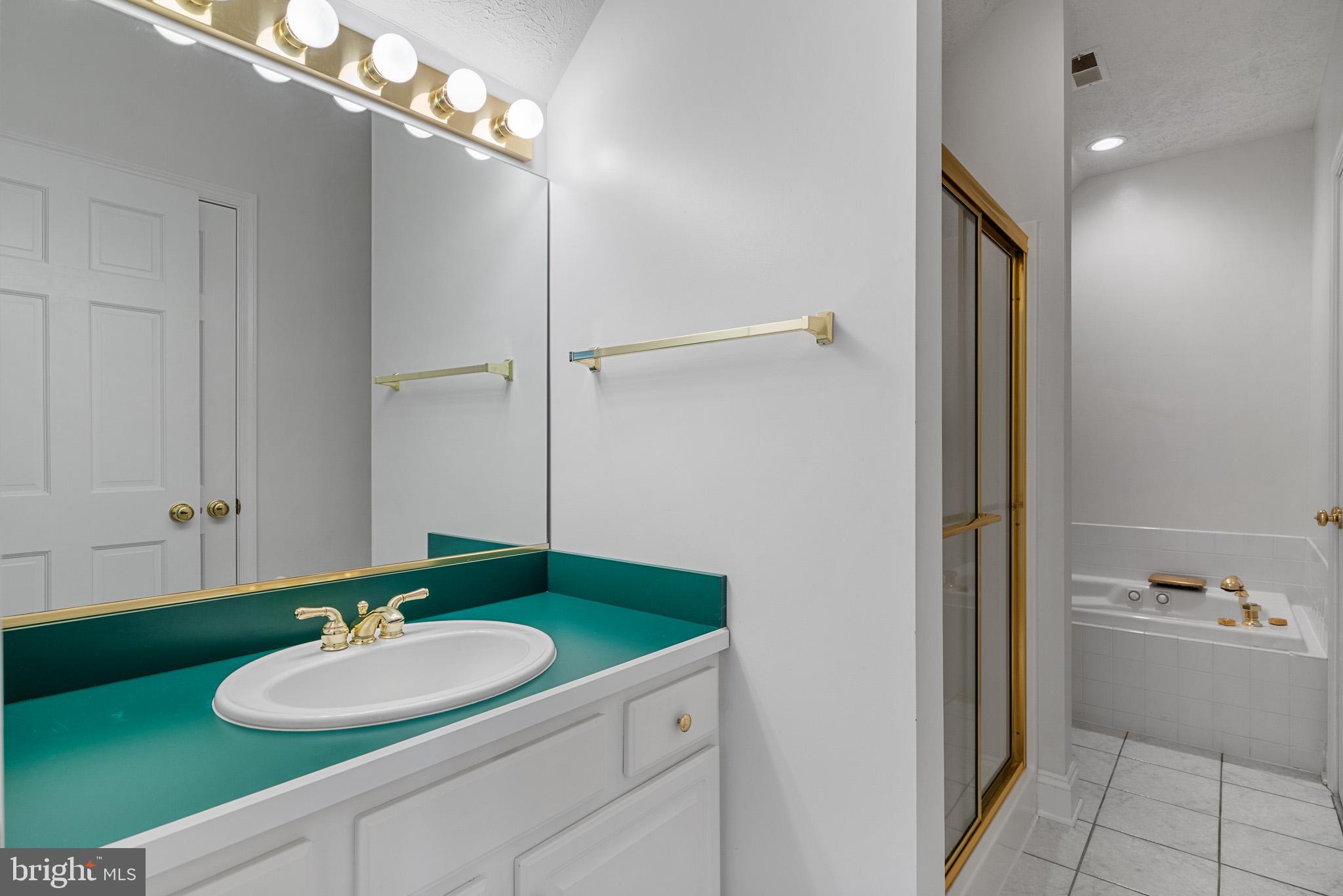 Issue, Maryland, 20645, United States, 5 Bedrooms Bedrooms, ,5 BathroomsBathrooms,Residential,For Sale,1912917