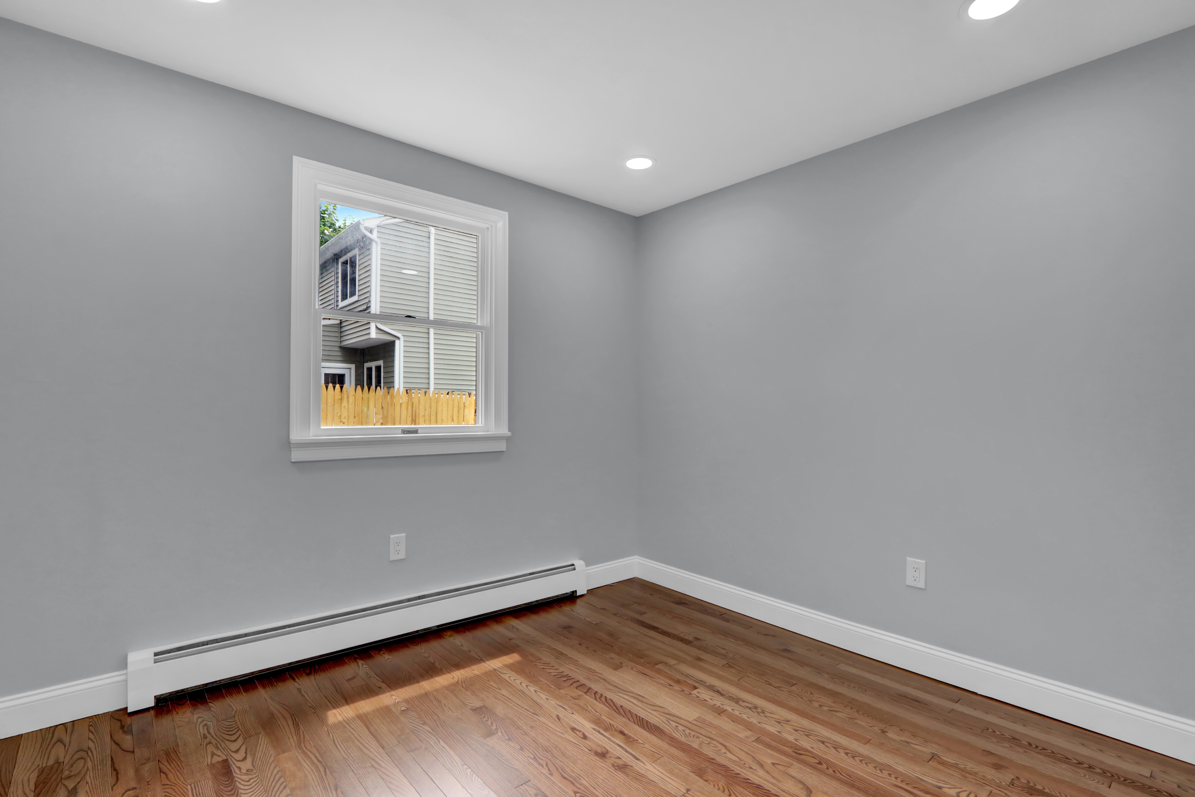 West Islip, New York, 11795, United States, 3 Bedrooms Bedrooms, ,2 BathroomsBathrooms,Residential,For Sale,1920311
