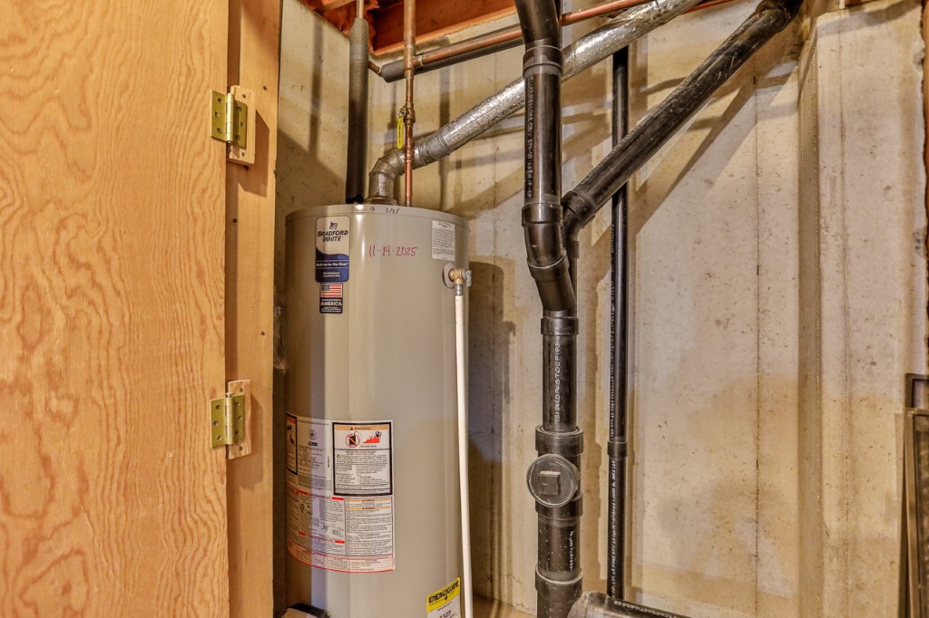 Wausau, Wisconsin, 54401, United States, 3 Bedrooms Bedrooms, ,3 BathroomsBathrooms,Residential,For Sale,1997344