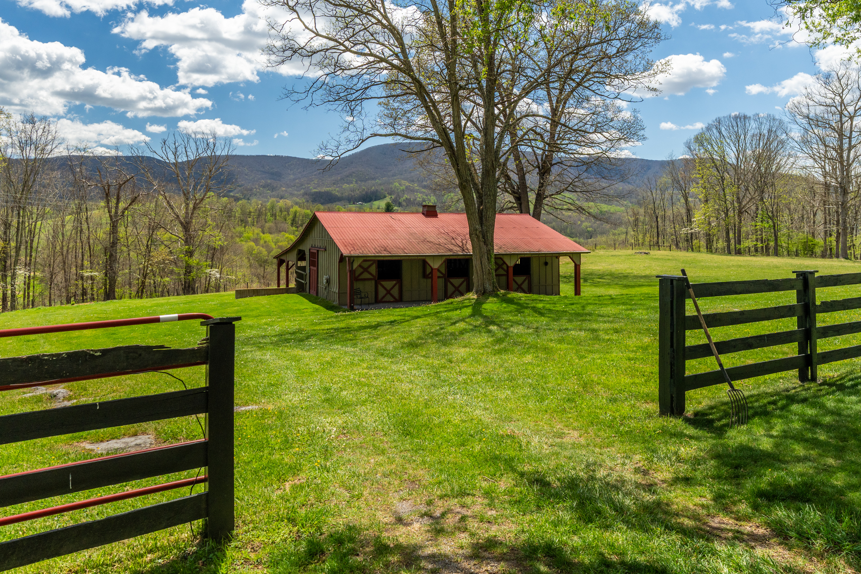  5614 Hot Springs Rd - 物件實景